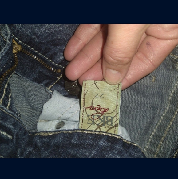 BKE Madison sz 27 Distressed capris - Picture 5 of 5